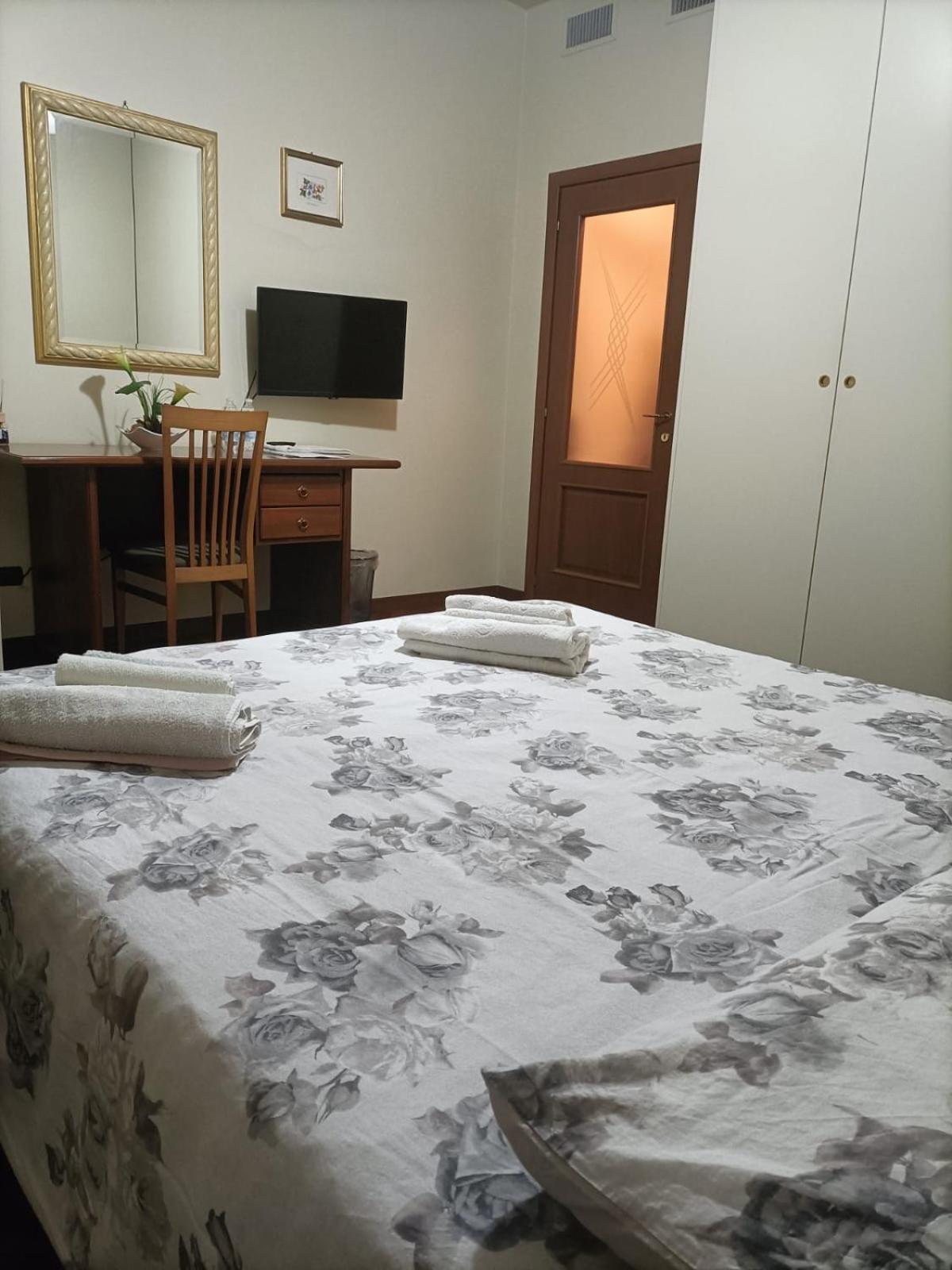 Dolce Risveglio Vicino Milano Hotel Trezzano sul Naviglio Luaran gambar